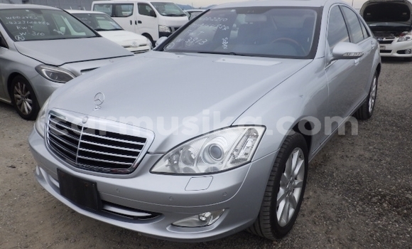 Nunua Ilio tumika Mercedes‒Benz S–Class Fedha Gari ndani ya Beitbridge nchini Matabeleland Kusini