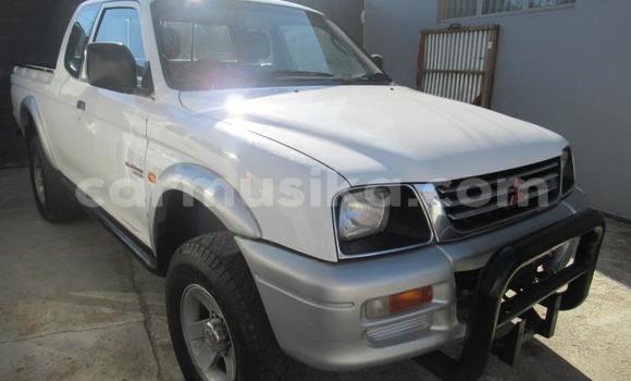 Nunua Ilio tumika Mitsubishi Colt Nyeupe Gari ndani ya Beitbridge nchini Matabeleland Kusini Nunua Ilio tumika Mitsubishi Colt Nyeupe Gari ndani ya Beitbridge nchini Matabeleland Kusini
