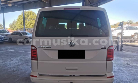 Acheter Occasion Voiture Volkswagen Caravelle Blanc à Beitbridge, Matabeleland South Acheter Occasion Voiture Volkswagen Caravelle Blanc à Beitbridge, Matabeleland South