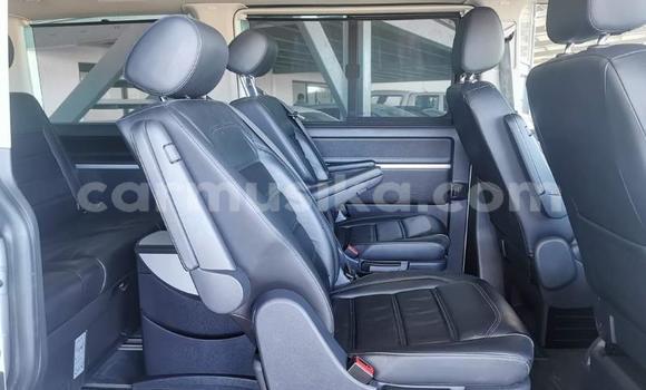 Acheter Occasion Voiture Volkswagen Caravelle Blanc à Beitbridge, Matabeleland South Acheter Occasion Voiture Volkswagen Caravelle Blanc à Beitbridge, Matabeleland South