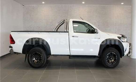 Acheter Occasion Voiture Toyota Hilux Blanc à Avondale, Harare Acheter Occasion Voiture Toyota Hilux Blanc à Avondale, Harare