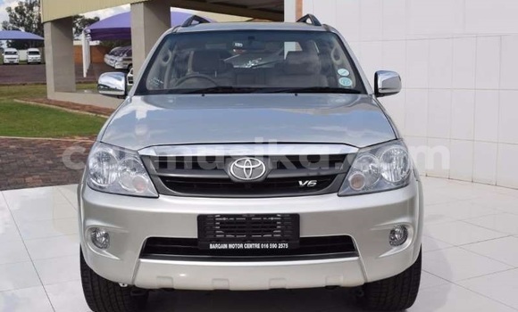 Tenga Tsaru Toyota Fortuner Sirivha Mota in Harare in Harare Tenga Tsaru Toyota Fortuner Sirivha Mota in Harare in Harare