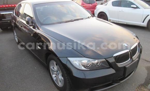 Nunua Ilio tumika BMW 3200 Nyeusi Gari ndani ya Beitbridge nchini Matabeleland Kusini