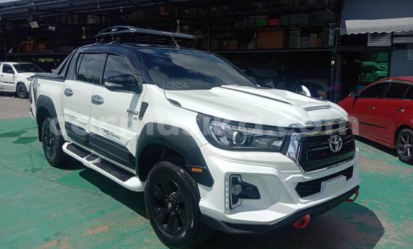 Buy Used Toyota Hilux White Car in Beitbridge in Matabeleland South Buy Used Toyota Hilux White Car in Beitbridge in Matabeleland South