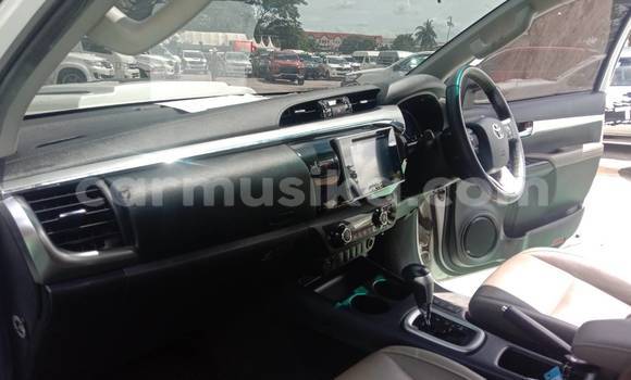 Buy Used Toyota Hilux White Car in Beitbridge in Matabeleland South Buy Used Toyota Hilux White Car in Beitbridge in Matabeleland South