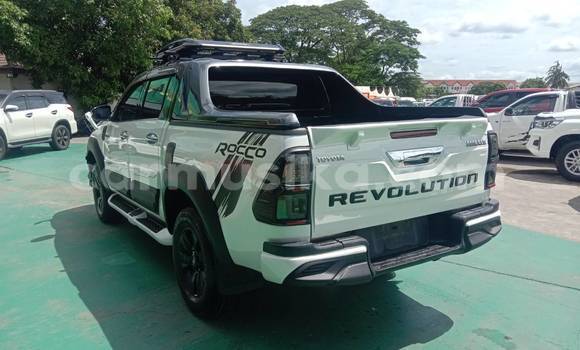 Buy Used Toyota Hilux White Car in Beitbridge in Matabeleland South Buy Used Toyota Hilux White Car in Beitbridge in Matabeleland South