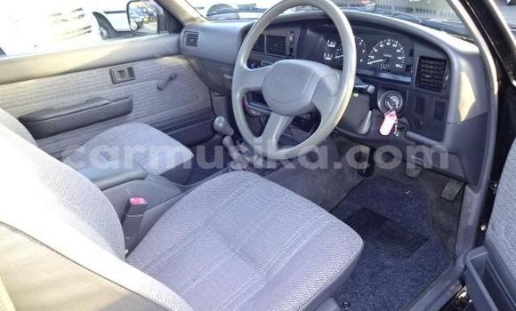 Tenga Tsaru Toyota Hilux Nhema Mota in Beitbridge in Matabeleland South Tenga Tsaru Toyota Hilux Nhema Mota in Beitbridge in Matabeleland South