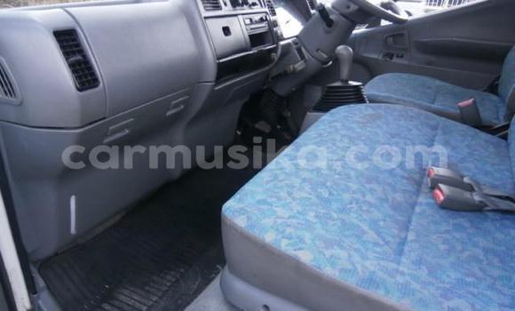 Acheter Occasion Utilitaire Mitsubishi Canter Blanc à Beitbridge, Matabeleland South Acheter Occasion Utilitaire Mitsubishi Canter Blanc à Beitbridge, Matabeleland South