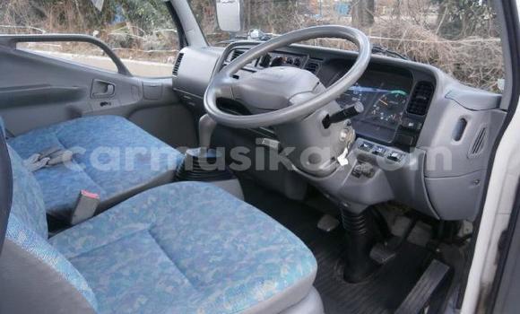Acheter Occasion Utilitaire Mitsubishi Canter Blanc à Beitbridge, Matabeleland South Acheter Occasion Utilitaire Mitsubishi Canter Blanc à Beitbridge, Matabeleland South