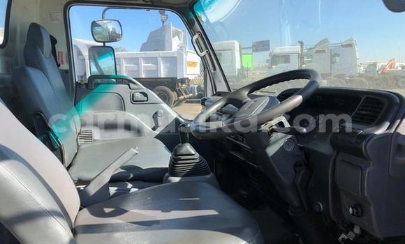 Acheter Occasion Utilitaire Isuzu FTR 850 Blanc à Beitbridge, Matabeleland South Acheter Occasion Utilitaire Isuzu FTR 850 Blanc à Beitbridge, Matabeleland South