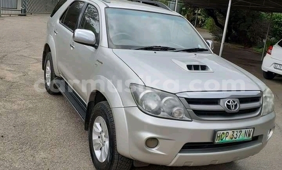 Tenga Tsaru Toyota Fortuner Sirivha Mota in Beitbridge in Matabeleland South Tenga Tsaru Toyota Fortuner Sirivha Mota in Beitbridge in Matabeleland South