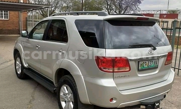 Tenga Tsaru Toyota Fortuner Sirivha Mota in Beitbridge in Matabeleland South Tenga Tsaru Toyota Fortuner Sirivha Mota in Beitbridge in Matabeleland South