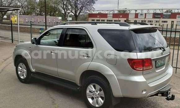 Tenga Tsaru Toyota Fortuner Sirivha Mota in Beitbridge in Matabeleland South Tenga Tsaru Toyota Fortuner Sirivha Mota in Beitbridge in Matabeleland South