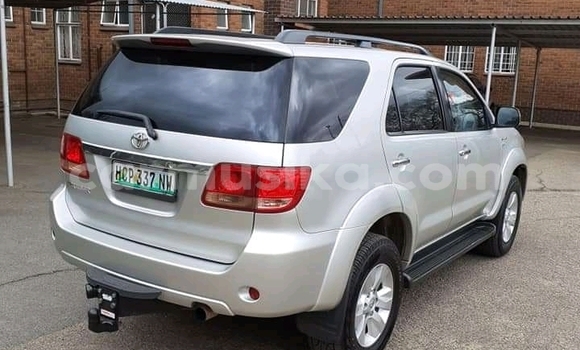Tenga Tsaru Toyota Fortuner Sirivha Mota in Beitbridge in Matabeleland South Tenga Tsaru Toyota Fortuner Sirivha Mota in Beitbridge in Matabeleland South