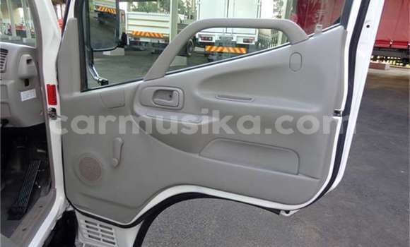 Acheter Occasion Utilitaire Toyota Dyna Blanc à Harare, Harare Acheter Occasion Utilitaire Toyota Dyna Blanc à Harare, Harare