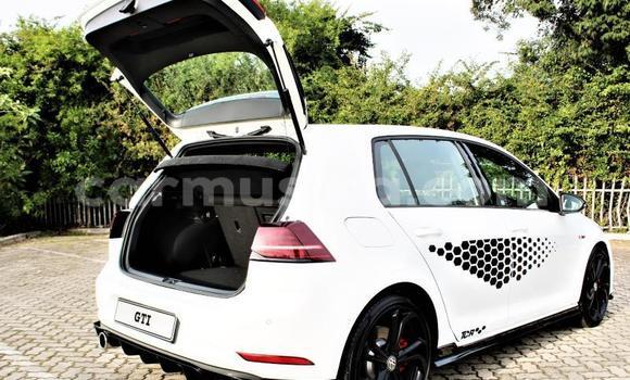 Acheter Occasion Voiture Volkswagen Golf GTI Blanc à Beitbridge, Matabeleland South Acheter Occasion Voiture Volkswagen Golf GTI Blanc à Beitbridge, Matabeleland South