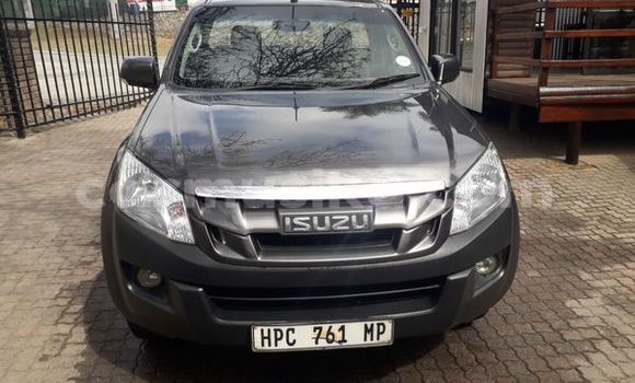 Acheter Occasion Voiture Isuzu KB Noir à Beitbridge, Matabeleland South Acheter Occasion Voiture Isuzu KB Noir à Beitbridge, Matabeleland South