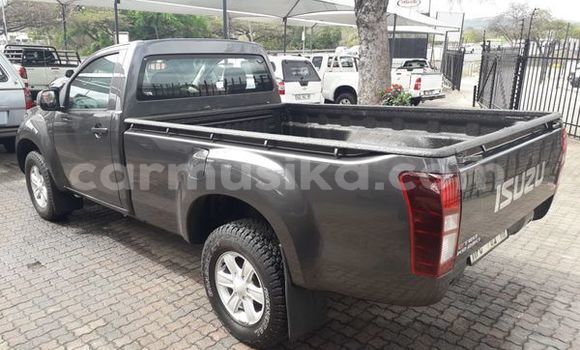 Acheter Occasion Voiture Isuzu KB Noir à Beitbridge, Matabeleland South Acheter Occasion Voiture Isuzu KB Noir à Beitbridge, Matabeleland South