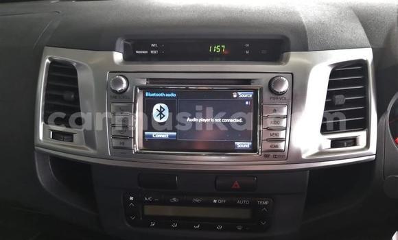 Nunua Ilio tumika Toyota Hilux Nyeupe Gari ndani ya Beitbridge nchini Matabeleland Kusini Nunua Ilio tumika Toyota Hilux Nyeupe Gari ndani ya Beitbridge nchini Matabeleland Kusini