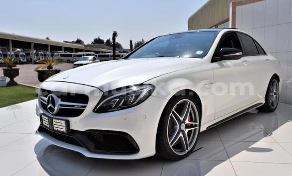 Buy Used Mercedes‒Benz C–Class White Car in Beitbridge in Matabeleland South Buy Used Mercedes‒Benz C–Class White Car in Beitbridge in Matabeleland South