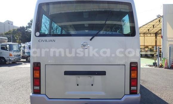 Acheter Occasion Voiture Nissan Caravan Gris à Beitbridge, Matabeleland South Acheter Occasion Voiture Nissan Caravan Gris à Beitbridge, Matabeleland South