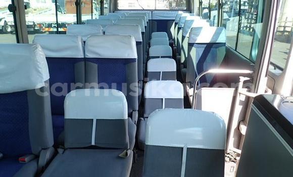 Acheter Occasion Voiture Nissan Caravan Gris à Beitbridge, Matabeleland South Acheter Occasion Voiture Nissan Caravan Gris à Beitbridge, Matabeleland South