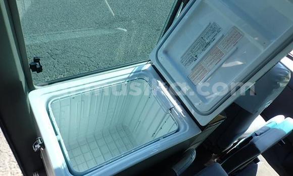 Acheter Occasion Voiture Nissan Caravan Gris à Beitbridge, Matabeleland South Acheter Occasion Voiture Nissan Caravan Gris à Beitbridge, Matabeleland South