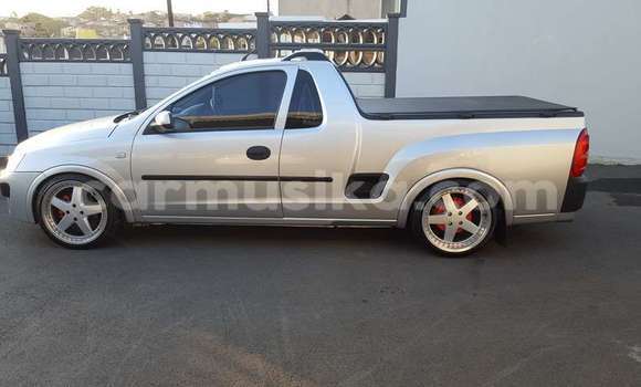 Tenga Tsaru Opel Corsa Sirivha Mota in Harare in Harare Tenga Tsaru Opel Corsa Sirivha Mota in Harare in Harare