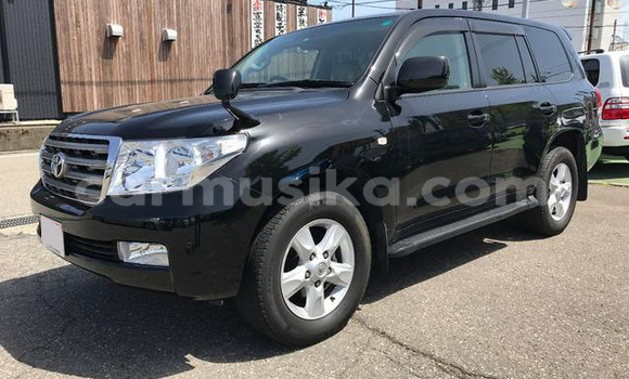 Nunua Ilio tumika Toyota Land Cruiser Nyeusi Gari ndani ya Beitbridge nchini Matabeleland Kusini Nunua Ilio tumika Toyota Land Cruiser Nyeusi Gari ndani ya Beitbridge nchini Matabeleland Kusini