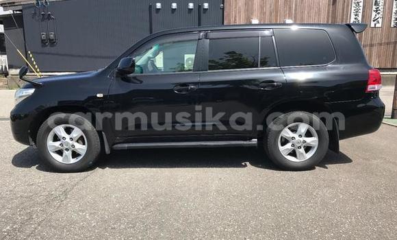 Nunua Ilio tumika Toyota Land Cruiser Nyeusi Gari ndani ya Beitbridge nchini Matabeleland Kusini Nunua Ilio tumika Toyota Land Cruiser Nyeusi Gari ndani ya Beitbridge nchini Matabeleland Kusini