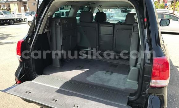 Nunua Ilio tumika Toyota Land Cruiser Nyeusi Gari ndani ya Beitbridge nchini Matabeleland Kusini Nunua Ilio tumika Toyota Land Cruiser Nyeusi Gari ndani ya Beitbridge nchini Matabeleland Kusini