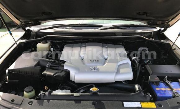 Nunua Ilio tumika Toyota Land Cruiser Nyeusi Gari ndani ya Beitbridge nchini Matabeleland Kusini Nunua Ilio tumika Toyota Land Cruiser Nyeusi Gari ndani ya Beitbridge nchini Matabeleland Kusini