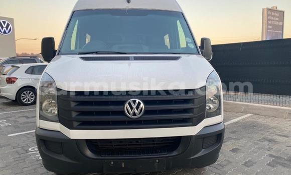 Acheter Occasion Voiture Volkswagen Caravelle Blanc à Beitbridge, Matabeleland South