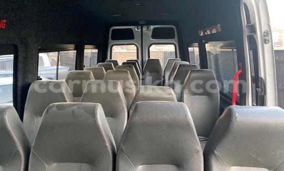 Acheter Occasion Voiture Volkswagen Caravelle Blanc à Beitbridge, Matabeleland South Acheter Occasion Voiture Volkswagen Caravelle Blanc à Beitbridge, Matabeleland South