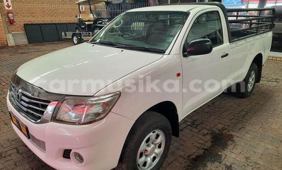 Acheter Occasion Voiture Toyota Hilux Blanc à Beitbridge, Matabeleland South Acheter Occasion Voiture Toyota Hilux Blanc à Beitbridge, Matabeleland South