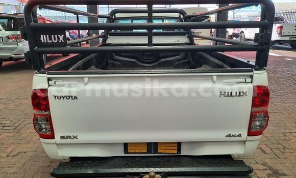 Acheter Occasion Voiture Toyota Hilux Blanc à Beitbridge, Matabeleland South Acheter Occasion Voiture Toyota Hilux Blanc à Beitbridge, Matabeleland South