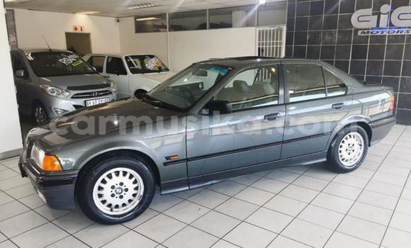 Acheter Occasion Voiture BMW 3–Series Vert à Beitbridge, Matabeleland South Acheter Occasion Voiture BMW 3–Series Vert à Beitbridge, Matabeleland South