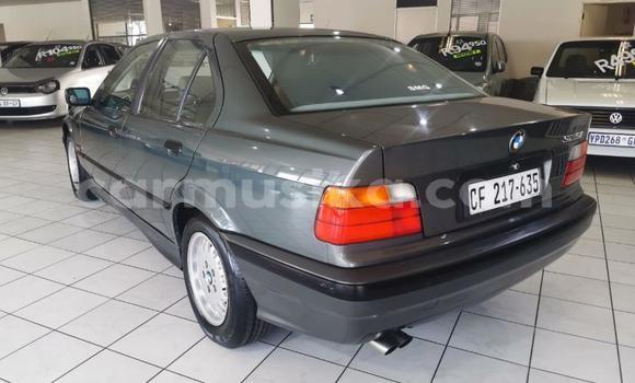 Acheter Occasion Voiture BMW 3–Series Vert à Beitbridge, Matabeleland South Acheter Occasion Voiture BMW 3–Series Vert à Beitbridge, Matabeleland South