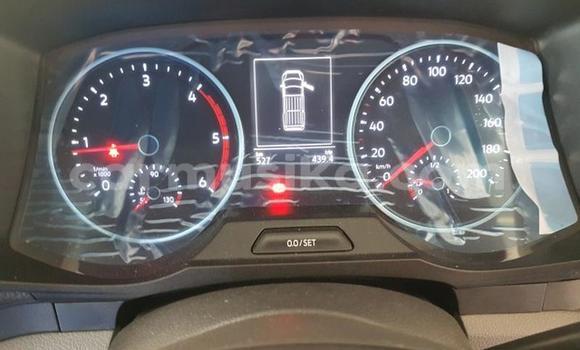 Nunua Ilio tumika Volkswagen Caravelle Nyeupe Gari ndani ya Beitbridge nchini Matabeleland Kusini Nunua Ilio tumika Volkswagen Caravelle Nyeupe Gari ndani ya Beitbridge nchini Matabeleland Kusini