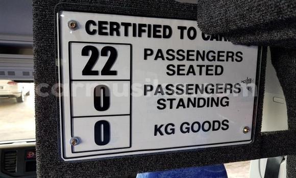 Nunua Ilio tumika Volkswagen Caravelle Nyeupe Gari ndani ya Beitbridge nchini Matabeleland Kusini Nunua Ilio tumika Volkswagen Caravelle Nyeupe Gari ndani ya Beitbridge nchini Matabeleland Kusini