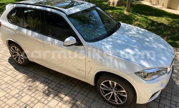 Acheter Occasion Voiture BMW X5 Blanc à Beitbridge, Matabeleland South Acheter Occasion Voiture BMW X5 Blanc à Beitbridge, Matabeleland South