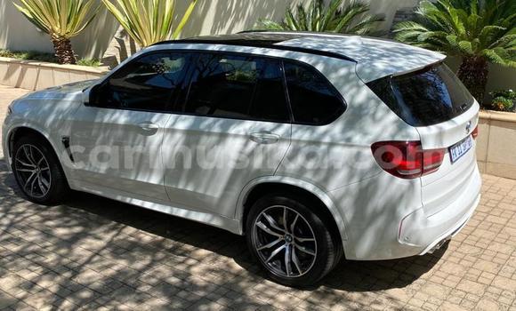 Acheter Occasion Voiture BMW X5 Blanc à Beitbridge, Matabeleland South Acheter Occasion Voiture BMW X5 Blanc à Beitbridge, Matabeleland South