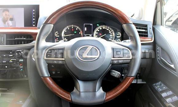 Acheter Occasion Voiture Lexus LX 570 Blanc à Beitbridge, Matabeleland South Acheter Occasion Voiture Lexus LX 570 Blanc à Beitbridge, Matabeleland South