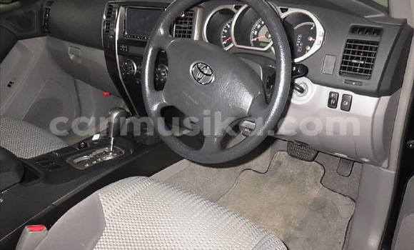 Acheter Occasion Voiture Toyota Hilux Surf Noir à Beitbridge, Matabeleland South Acheter Occasion Voiture Toyota Hilux Surf Noir à Beitbridge, Matabeleland South