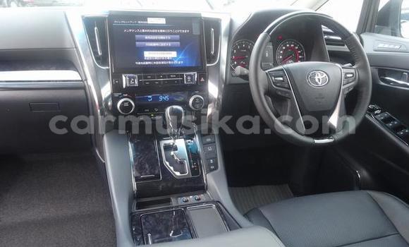 Acheter Occasion Voiture Toyota Vellfire Blanc à Beitbridge, Matabeleland South Acheter Occasion Voiture Toyota Vellfire Blanc à Beitbridge, Matabeleland South