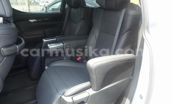 Acheter Occasion Voiture Toyota Vellfire Blanc à Beitbridge, Matabeleland South Acheter Occasion Voiture Toyota Vellfire Blanc à Beitbridge, Matabeleland South