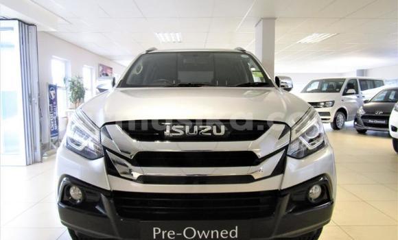 Buy Used Isuzu MU-X Silver Car in Bulawayo in Bulawayo