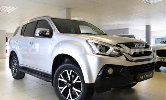 Tenga Tsaru Isuzu MU-X Sirivha Mota in Bulawayo in Bulawayo Tenga Tsaru Isuzu MU-X Sirivha Mota in Bulawayo in Bulawayo