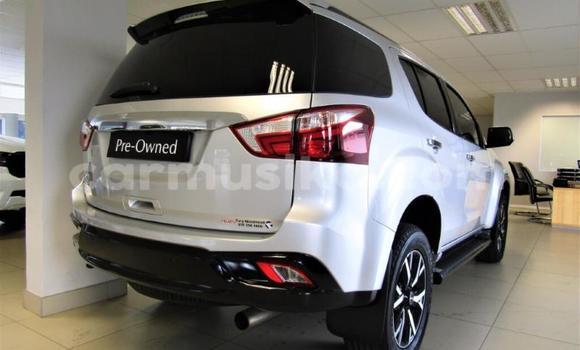 Tenga Tsaru Isuzu MU-X Sirivha Mota in Bulawayo in Bulawayo Tenga Tsaru Isuzu MU-X Sirivha Mota in Bulawayo in Bulawayo