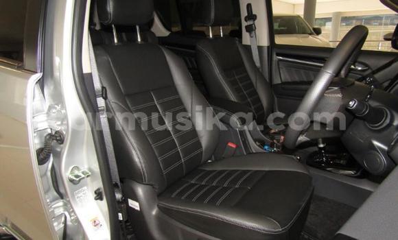 Tenga Tsaru Isuzu MU-X Sirivha Mota in Bulawayo in Bulawayo Tenga Tsaru Isuzu MU-X Sirivha Mota in Bulawayo in Bulawayo